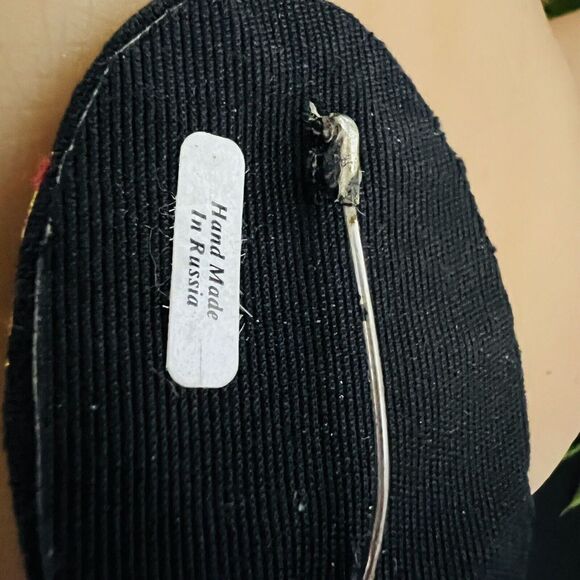 Vintage Handmade in Russia Needlepoint Crochet Embroidery Stitch Brooch Roses - Picture 10 of 14